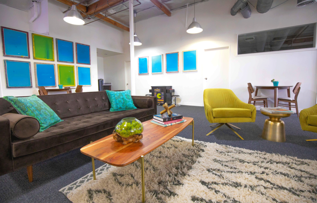 comfortable living room at casa capri recovery for women