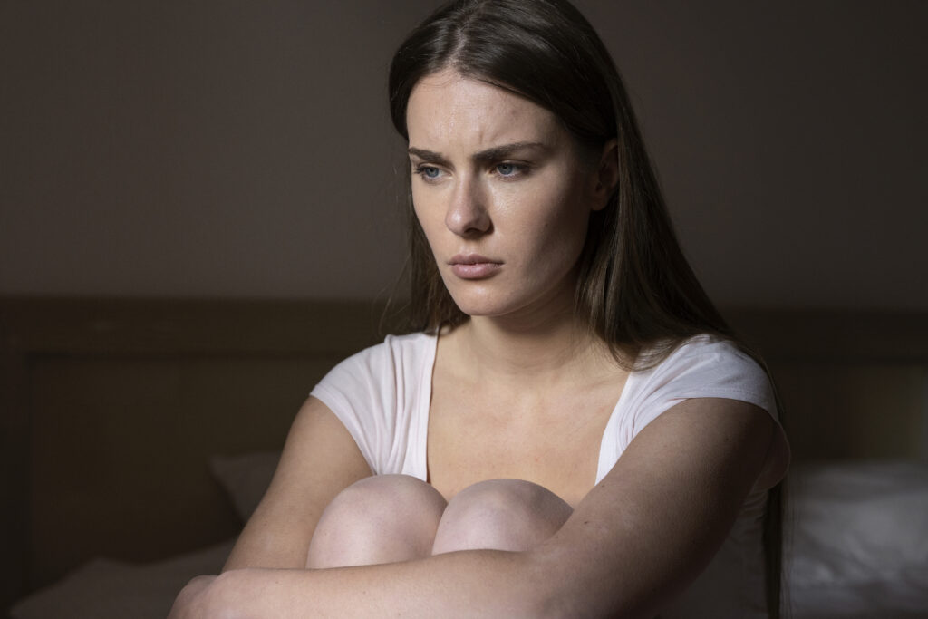 a-woman-is-learning-about-the-side-effects-of-emotional-abuse