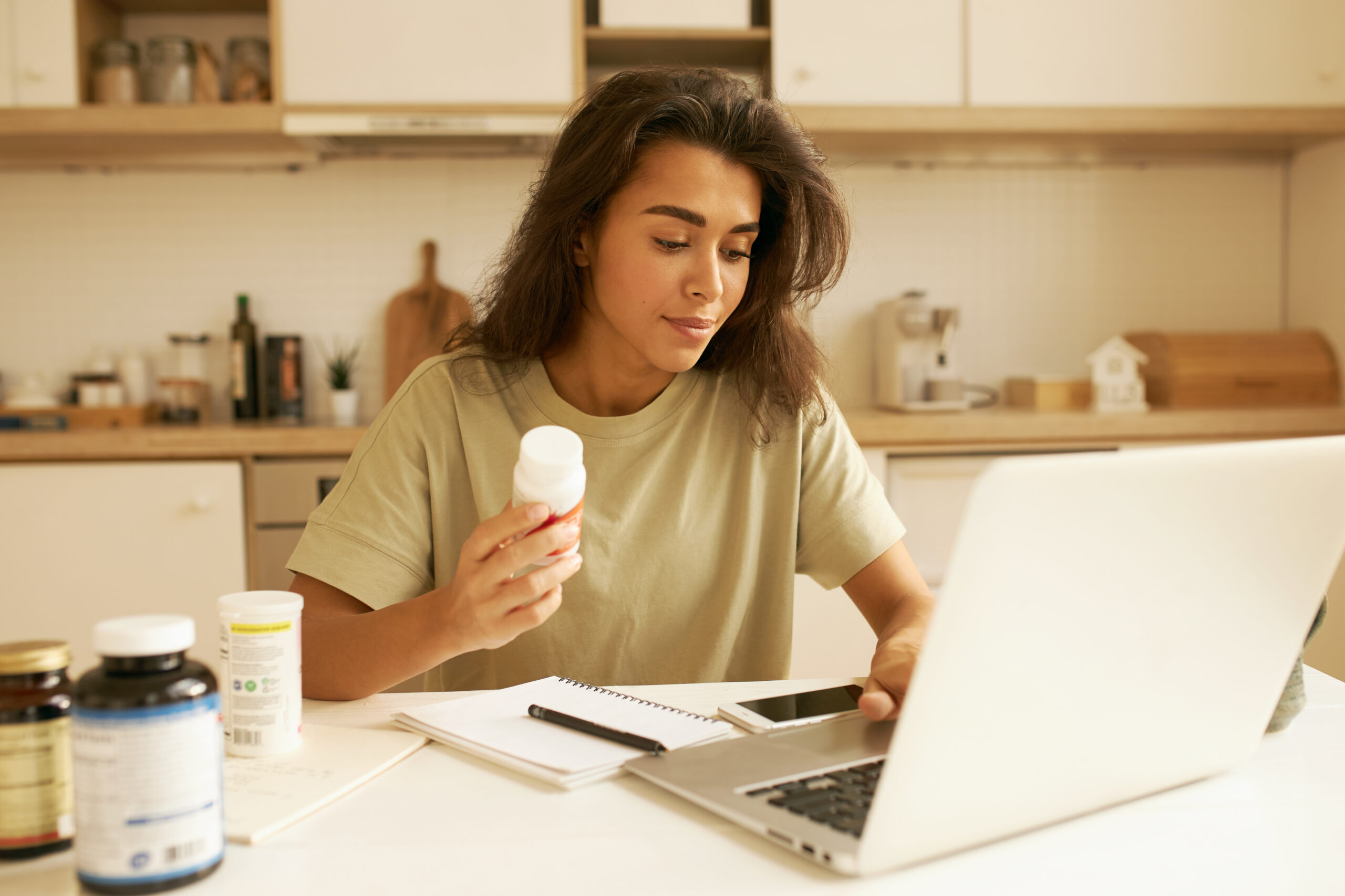 a-woman-looks-for the-xanax-side-effectsside effects-