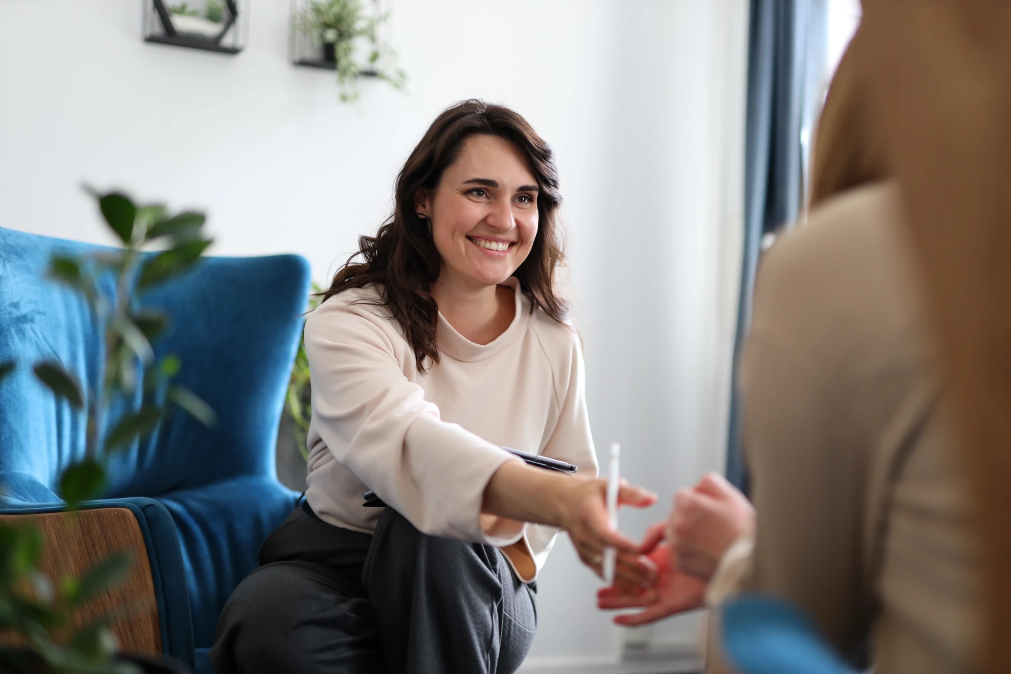 Woman speaking with a therapist during an eating disorder evaluation